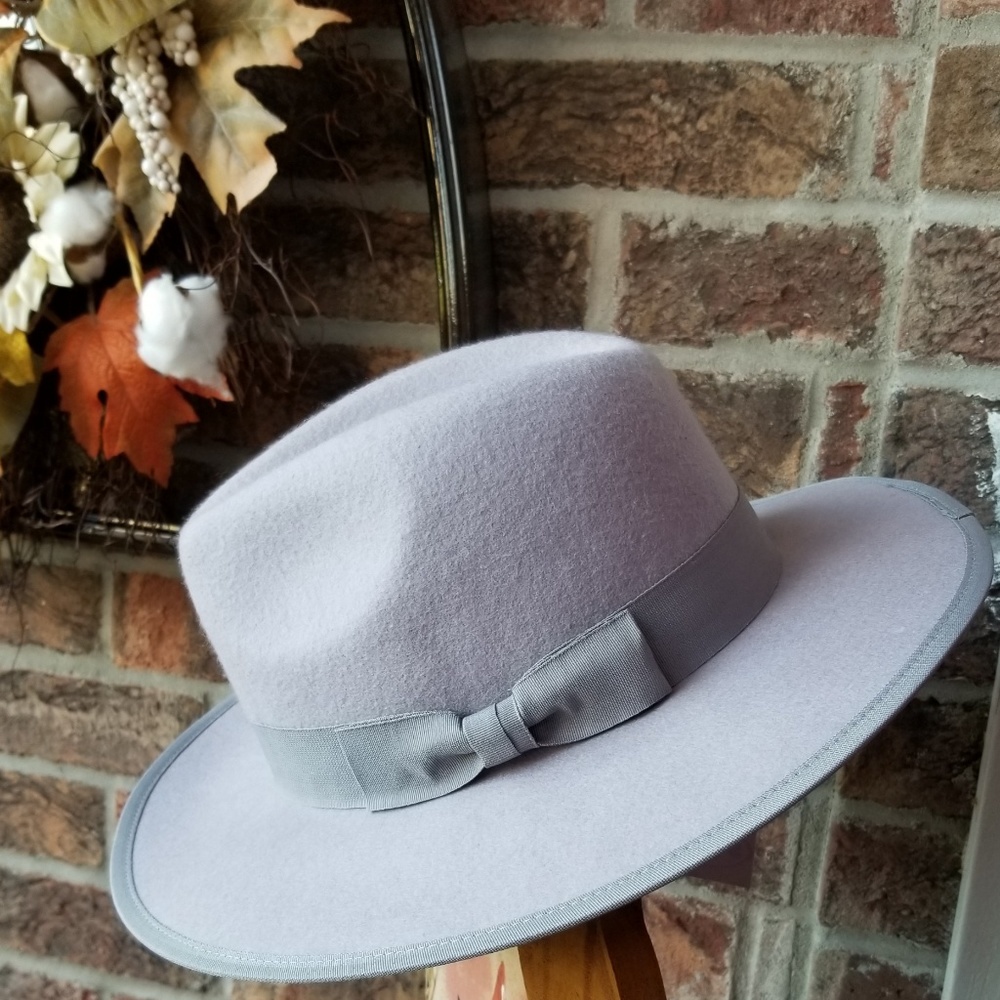 FREE PEOPLE Lavender Felt Fedora!